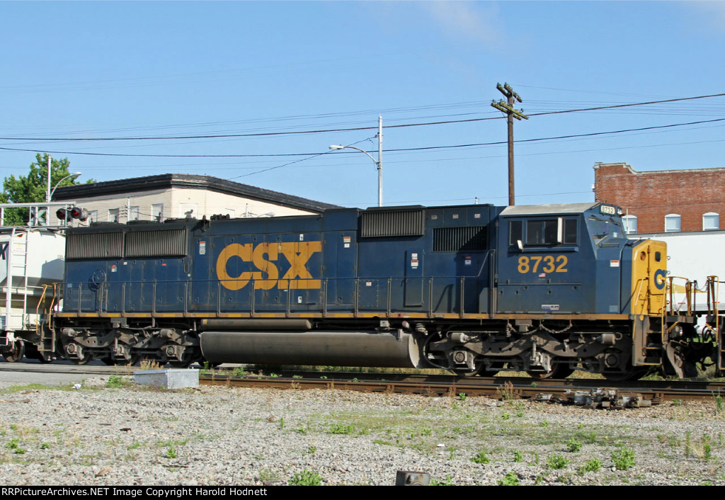 CSX 8732